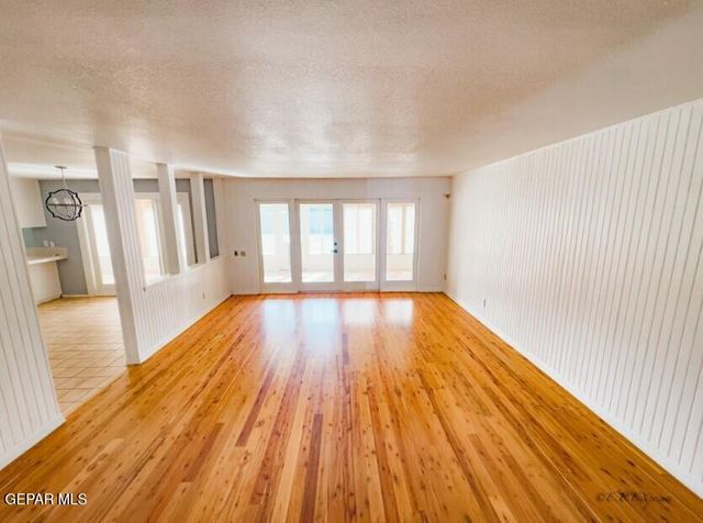 304 RIO ESTANCIA Drive, El Paso, TX 79932