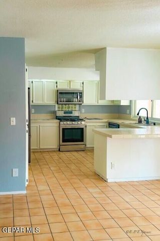 304 RIO ESTANCIA Drive, El Paso, TX 79932