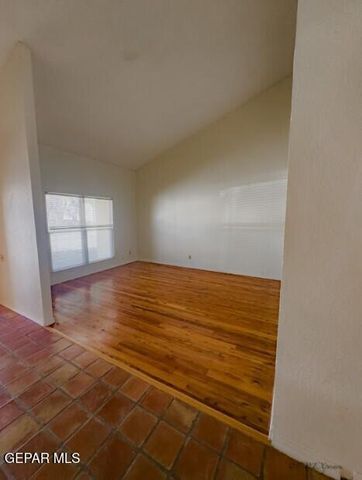 304 RIO ESTANCIA Drive, El Paso, TX 79932