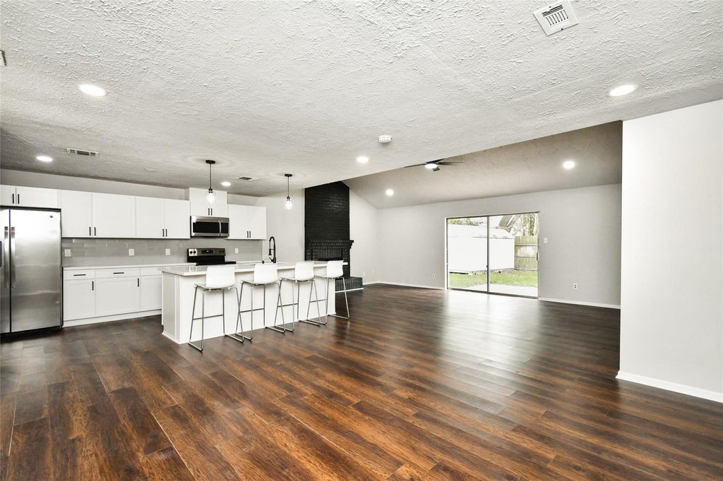 Image 13 of property listing at 22603 Deville Drive, Katy, TX 77450