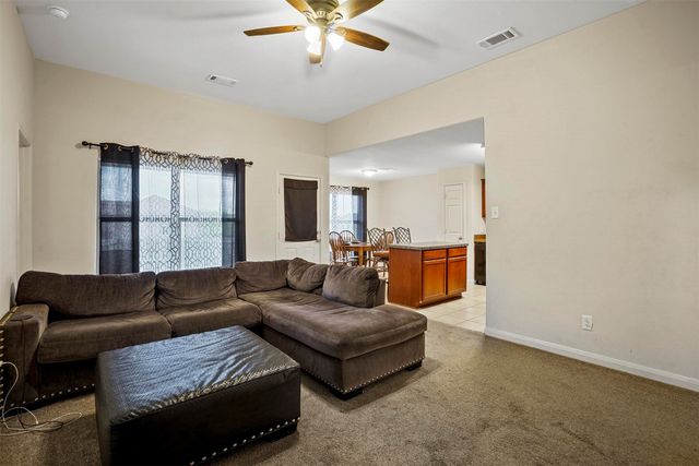121 Dodge City Court, Newark, TX 76071