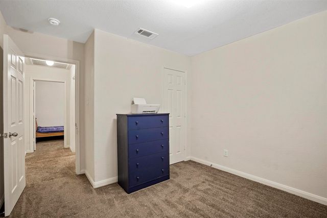 121 Dodge City Court, Newark, TX 76071