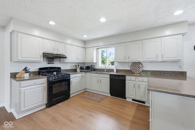 1912 Charles Street, Avon, IN 46123