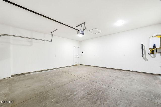 208 Artist Avenue, Johnson City, TN 37615