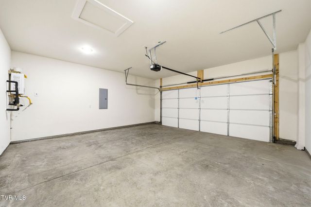 208 Artist Avenue, Johnson City, TN 37615