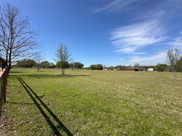 913 E Cedar Avenue, Comanche, TX 76442