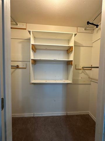 913 E Cedar Avenue, Comanche, TX 76442
