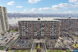 2 Horizon Road 1428, Fort Lee, NJ 07024