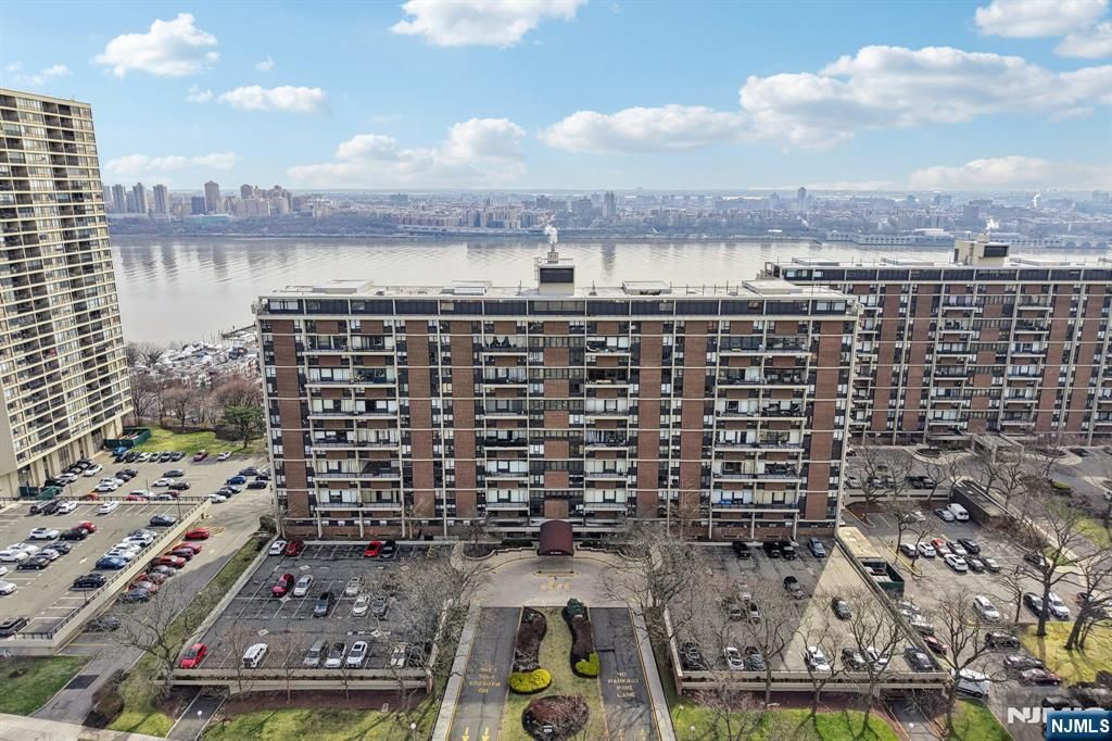 2 Horizon Road 1428, Fort Lee, NJ 07024