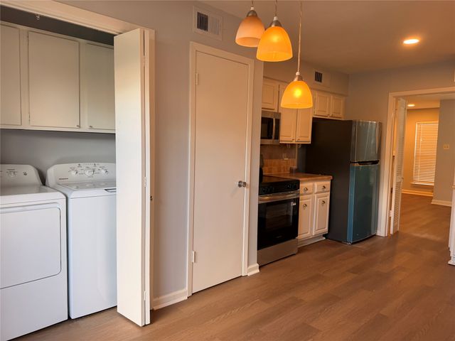 10650 Steppington Drive 101, Dallas, TX 75230