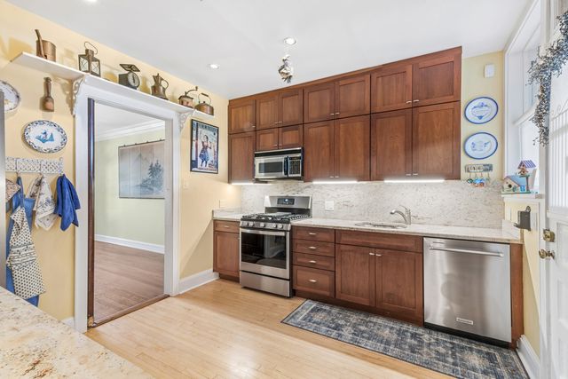 482 Sheridan Road 1, Evanston, IL 60202
