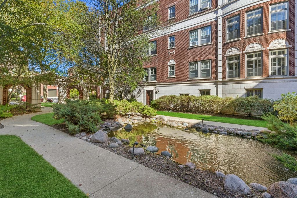 482 Sheridan Road 1, Evanston, IL 60202 — photo 2