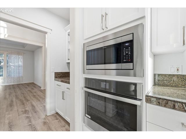 3775 Nw HILTON HEAD Ter, Portland, OR 97229