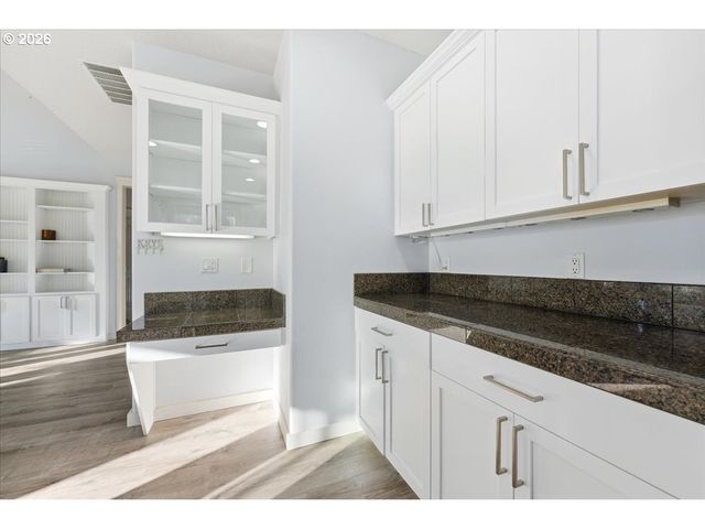3775 Nw HILTON HEAD Ter, Portland, OR 97229