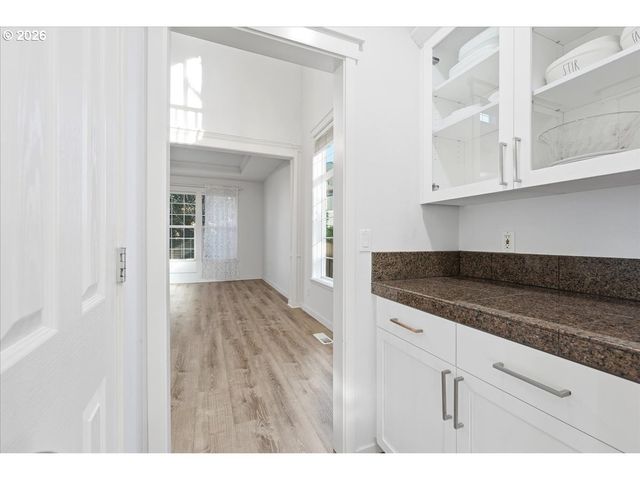 3775 Nw HILTON HEAD Ter, Portland, OR 97229