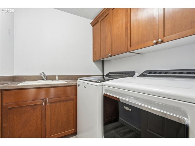 3775 Nw HILTON HEAD Ter, Portland, OR 97229