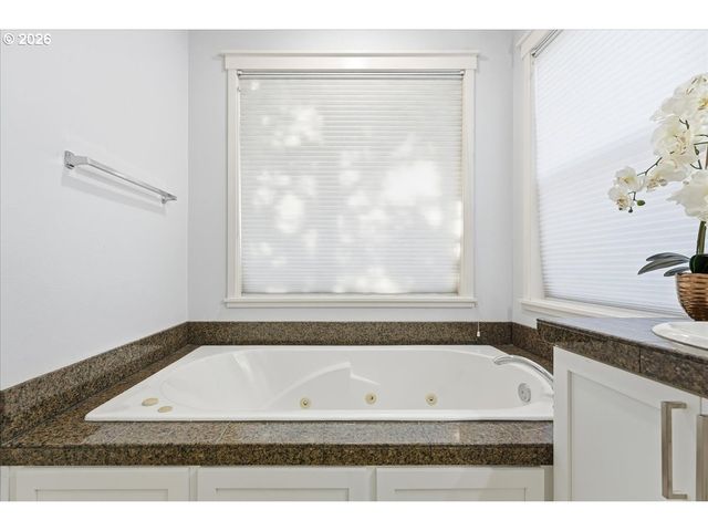 3775 Nw HILTON HEAD Ter, Portland, OR 97229