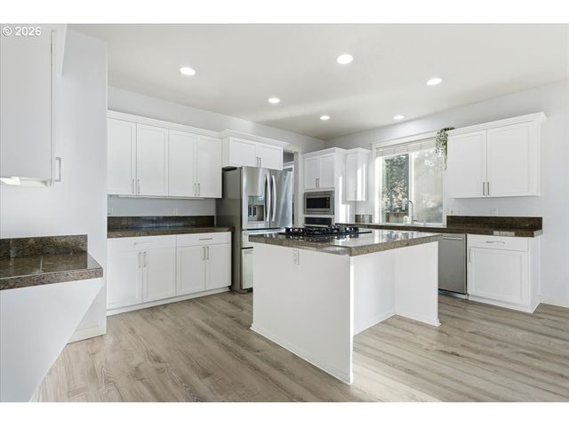 3775 Nw HILTON HEAD Ter, Portland, OR 97229
