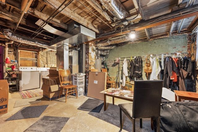 88 Wordsworth St, Boston, MA 02128