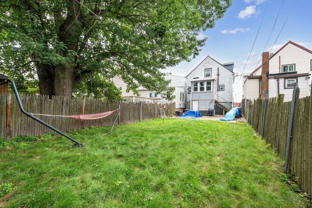 88 Wordsworth St, Boston, MA 02128