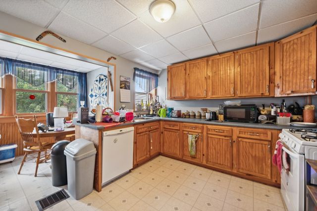 88 Wordsworth St, Boston, MA 02128