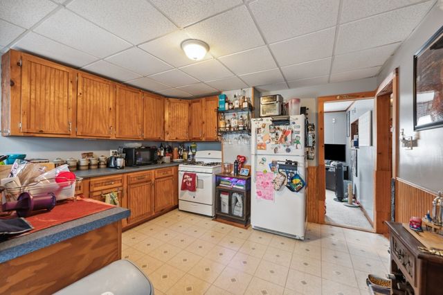 88 Wordsworth St, Boston, MA 02128