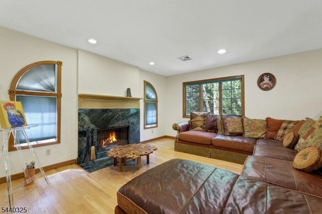 348 Highwood Ave, Glen Rock Boro, NJ 07452