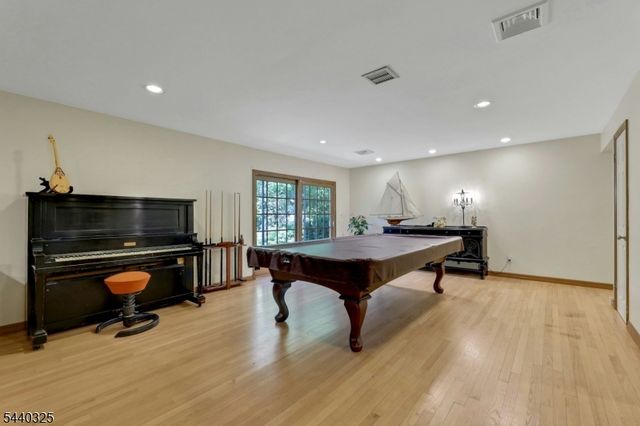 348 Highwood Ave, Glen Rock Boro, NJ 07452