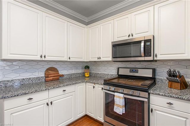 204 Georgetowne Drive, Elon, NC 27244