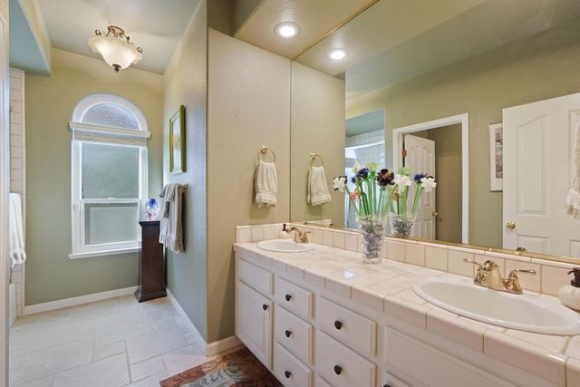 530 Vista Rio Ct, Woodbridge, CA 95258