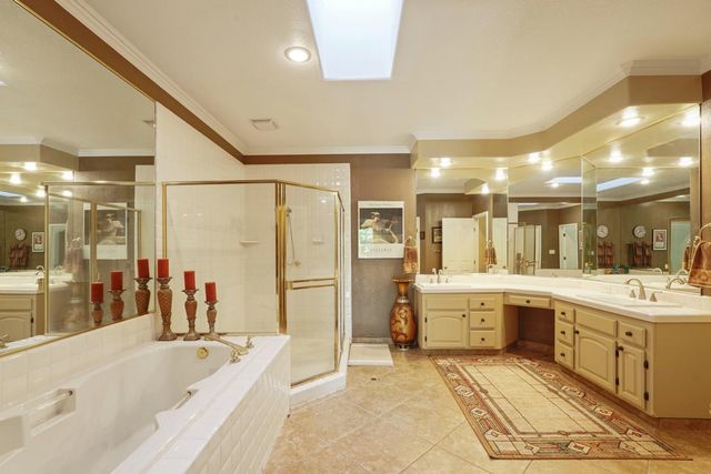 530 Vista Rio Ct, Woodbridge, CA 95258