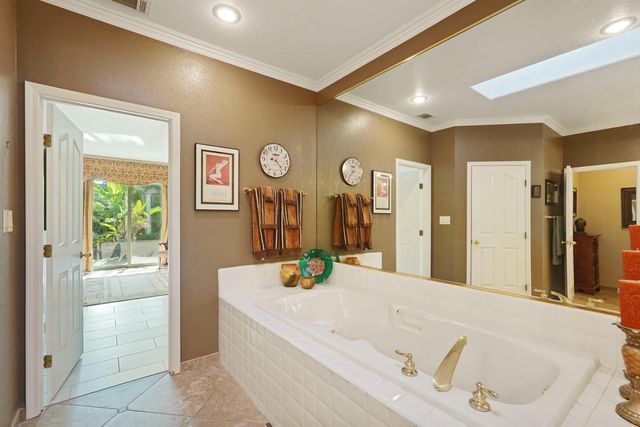 530 Vista Rio Ct, Woodbridge, CA 95258