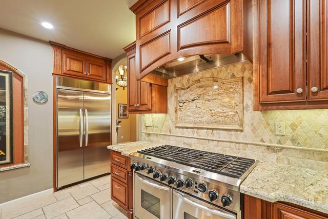 530 Vista Rio Ct, Woodbridge, CA 95258
