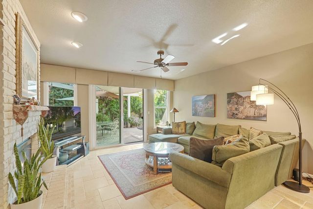 530 Vista Rio Ct, Woodbridge, CA 95258