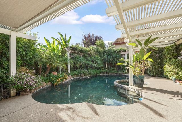 530 Vista Rio Ct, Woodbridge, CA 95258