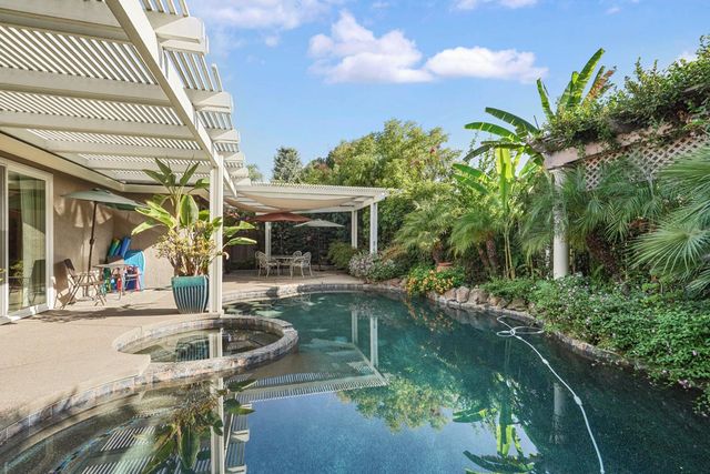530 Vista Rio Ct, Woodbridge, CA 95258