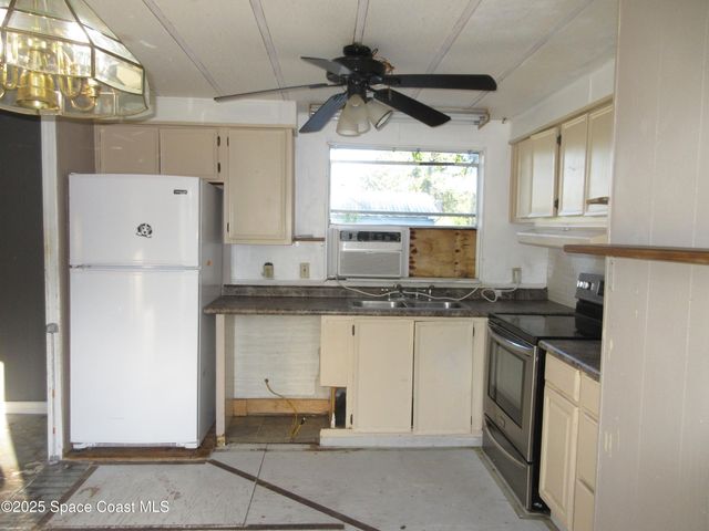 2564 Haverhill Road NE, Palm Bay, FL 32905