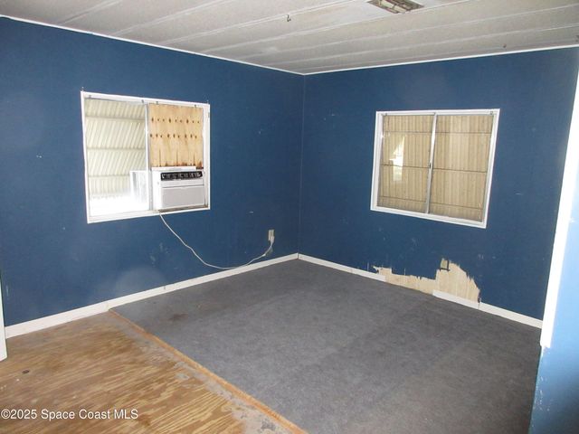 2564 Haverhill Road NE, Palm Bay, FL 32905