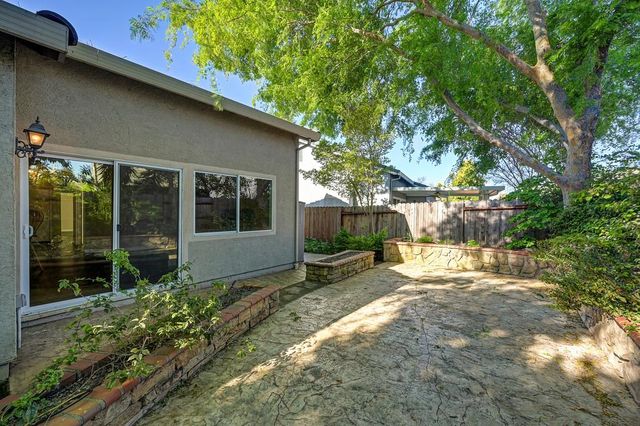 3518 Peter Island Rd, West Sacramento, CA 95691