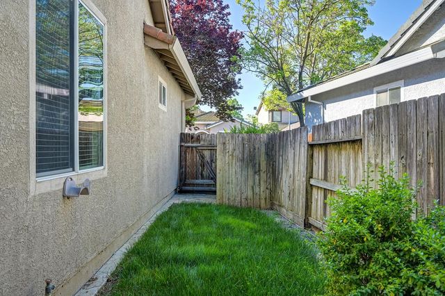 3518 Peter Island Rd, West Sacramento, CA 95691