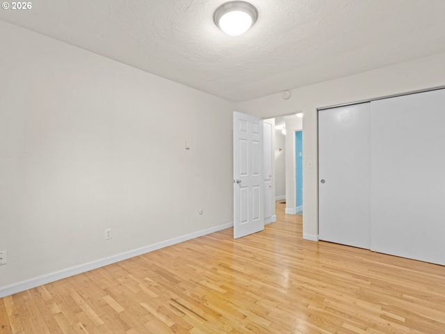 9333 N LOMBARD St, Portland, OR 97203