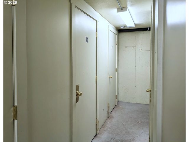 9333 N LOMBARD St, Portland, OR 97203