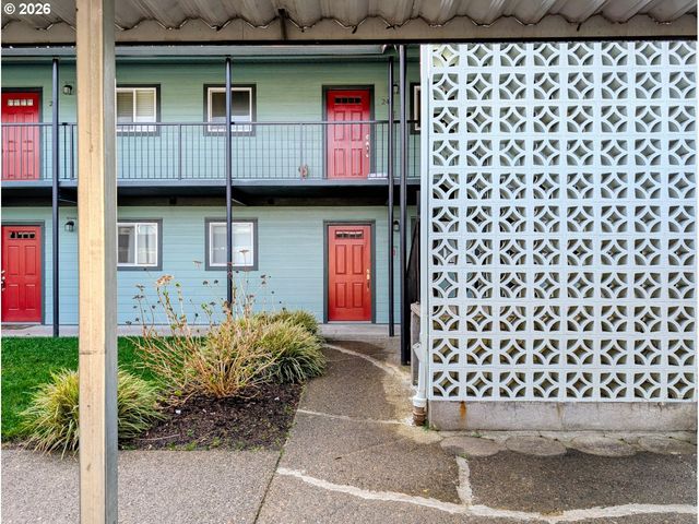 9333 N LOMBARD St, Portland, OR 97203