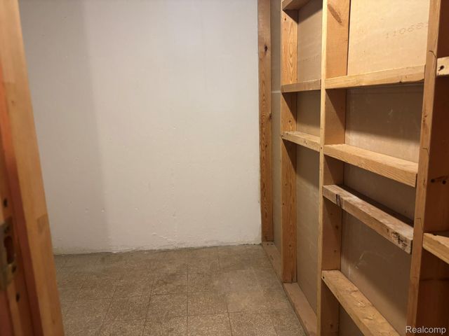 23071 Ithaca Street, Oak Park, MI 48237