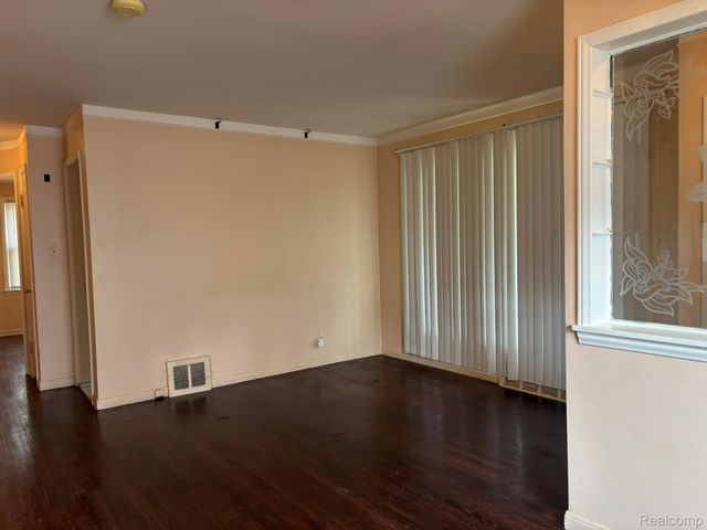23071 Ithaca Street, Oak Park, MI 48237