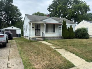 23071 Ithaca Street, Oak Park, MI 48237
