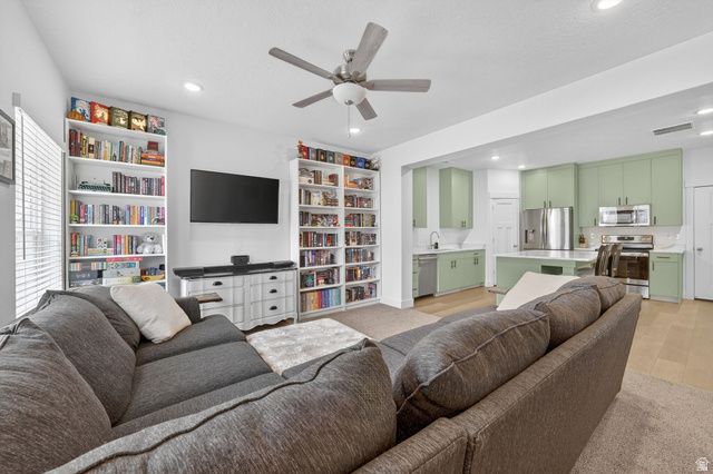 2758 E RIATA ALY, Eagle Mountain, UT 84005