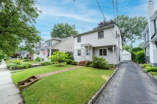 63 Bar Beach Road, Port Washington, NY 11050