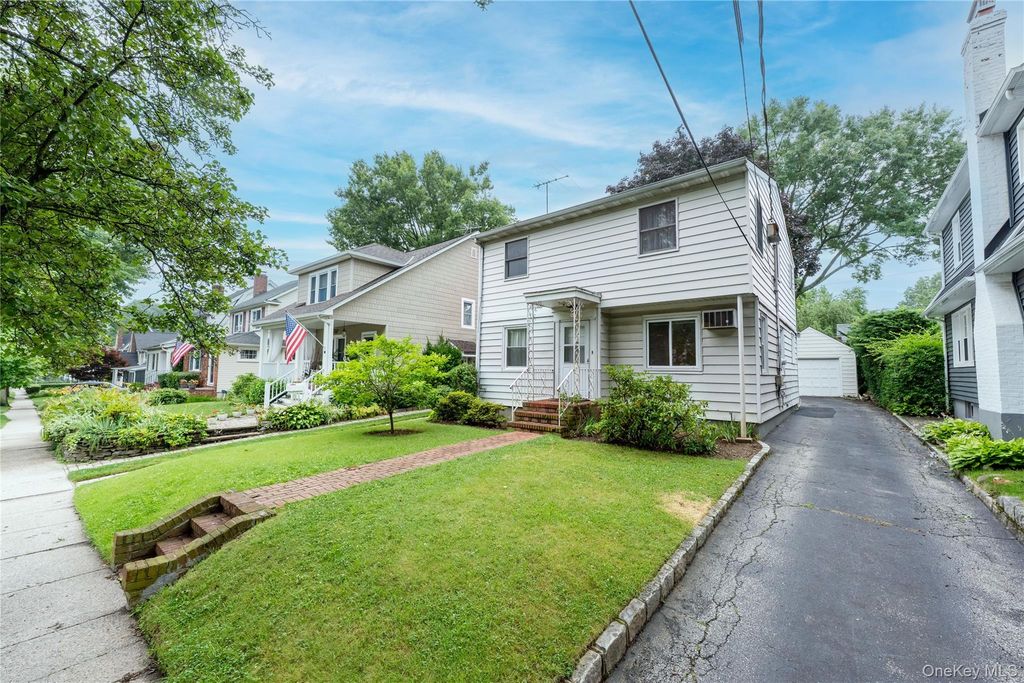 63 Bar Beach Road, Port Washington, NY 11050