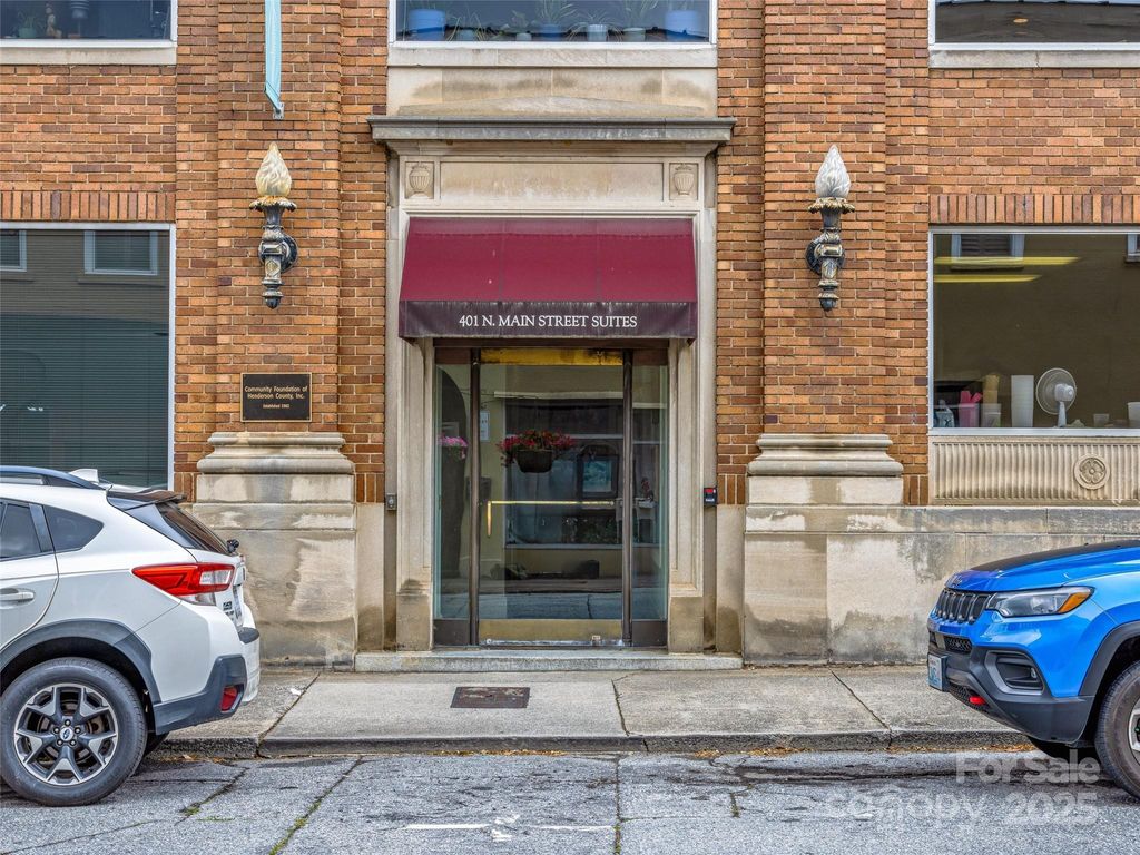 401 N Main Street 3, Hendersonville, NC 28792